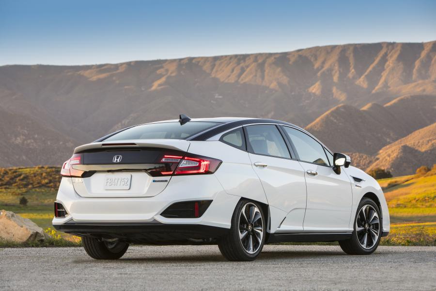 Honda Clarity Fuel Cell 2016 года  (US) (фото 20 из 40)